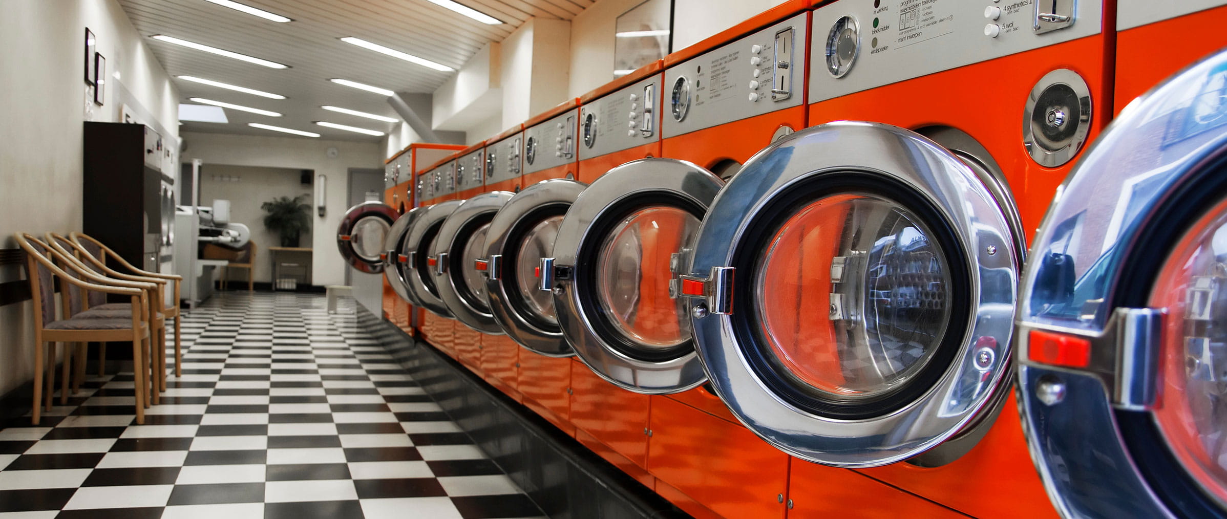 街のアンテナショップを創るスタイリッシュコインランドリー